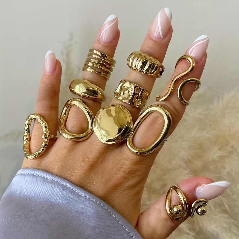 Minimalist Fashionable Elegant Trendy